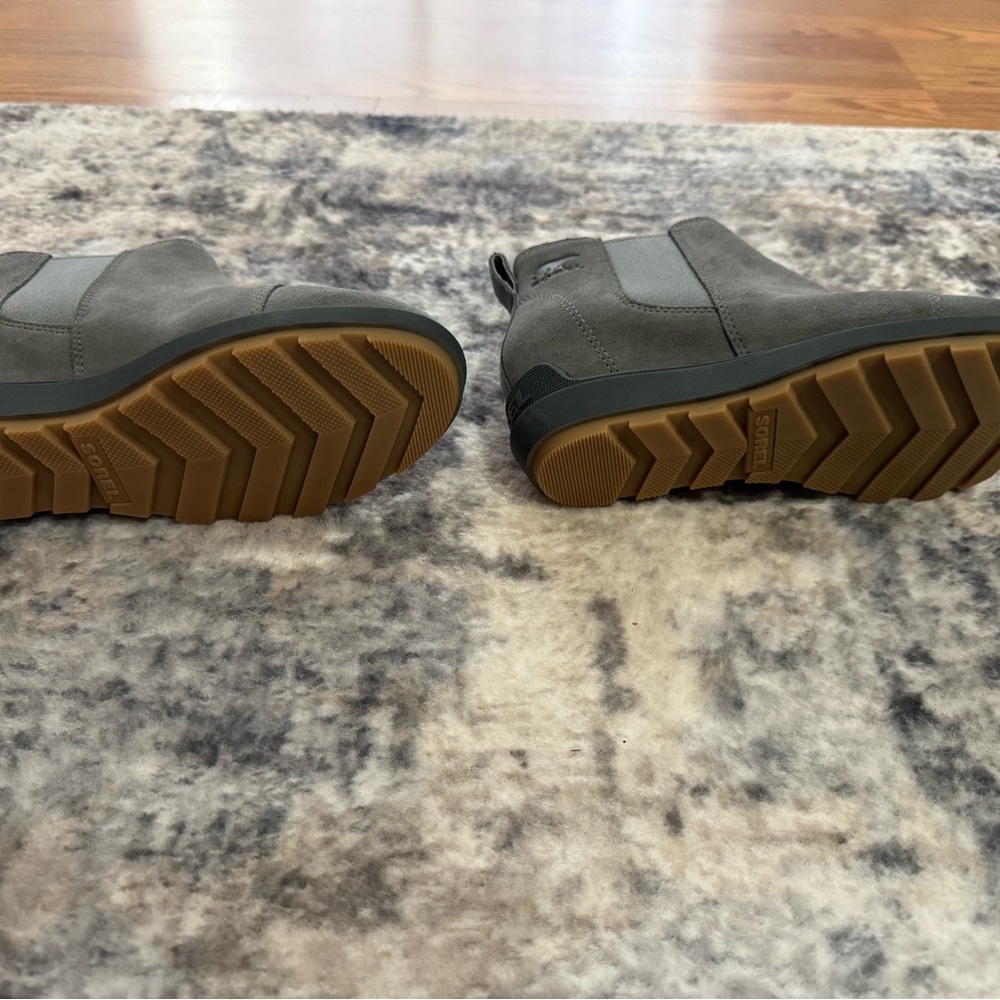 Sorel Women's Gray Chelsea Ankle Booties - Picture 4 of 7